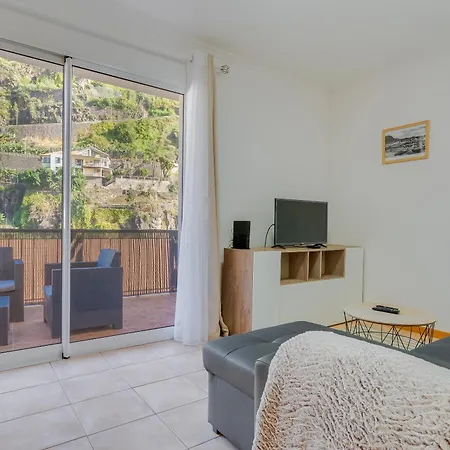 Sun By Madeira Дом отдыха *